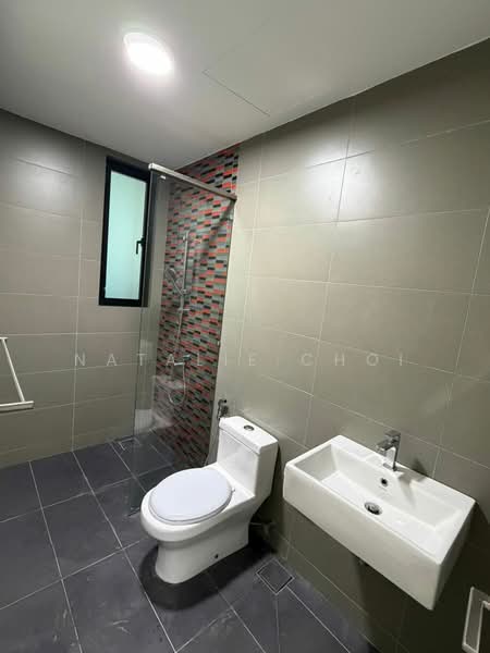 Servis Apartment untuk Dijual di The Leafz @ Dedaun - Natalie Choi - Bathroom 2 - PropertyGuru.com.my