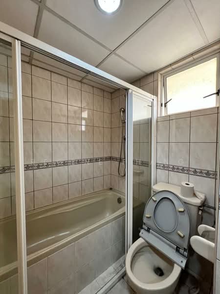 Kondominium untuk Dijual di Mont Kiara Bayu - Regene Phang - Bathroom - PropertyGuru.com.my
