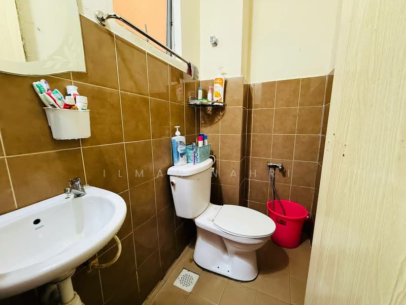 Rumah Teres 2 Tingkat untuk Dijual di Taman Idaman Murni (Labu) - Ilman Nahri - Bathroom - PropertyGuru.com.my