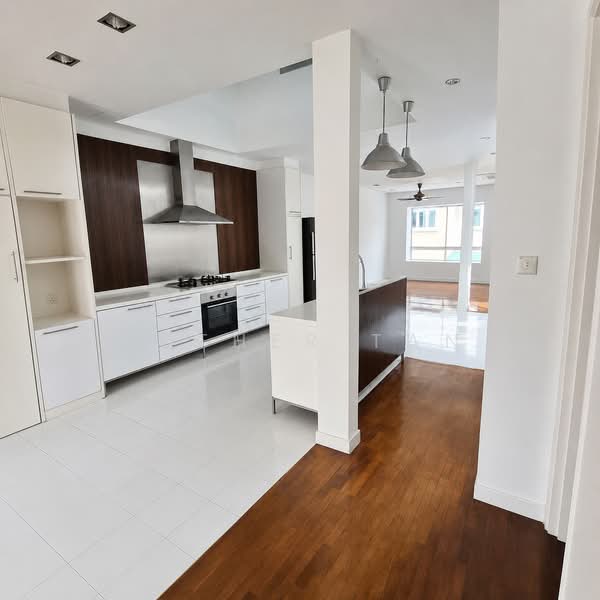 Rumah Teres 3-Tingkat untuk Disewa di Sierramas West (Sungai Buloh) - Esther Tan - Kitchen - PropertyGuru.com.my