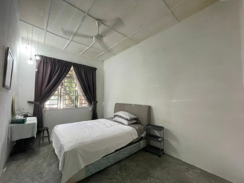 1-storey Terraced House for Sale in Taman Setia Indah (Tebrau) - Jeff Lee - Bedroom - PropertyGuru.com.my