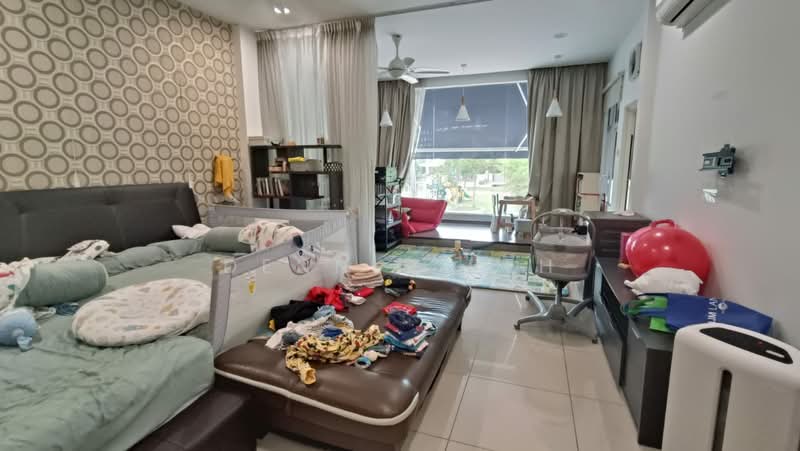 Rumah Teres 2.5 Tingkat untuk Dijual di Taman Ehsan Jaya (Ulu Tiram) - Dennis Peh - Living Room - PropertyGuru.com.my