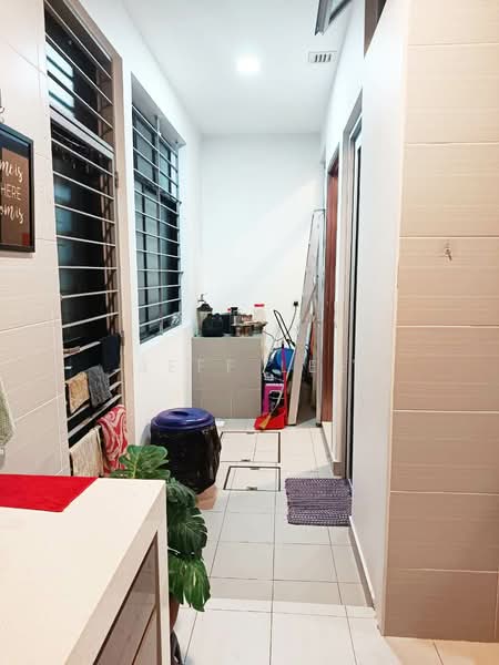 Rumah Teres 2 Tingkat untuk Dijual di Taman Sutera (Johor Bahru) - Jeff Lee - Corridor - PropertyGuru.com.my
