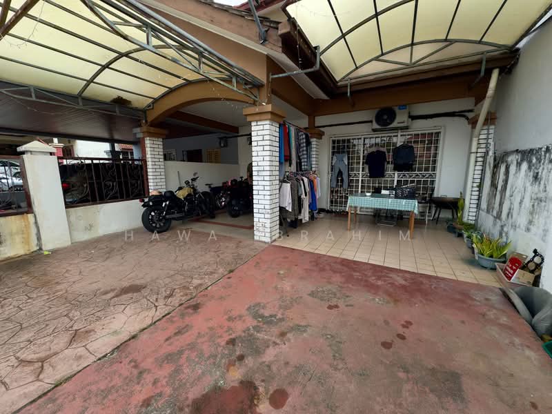 Rumah Teres 2 Tingkat untuk Dijual di Bandar Tun Hussein Onn (Cheras) - Hawa Ibrahim - Exterior - PropertyGuru.com.my