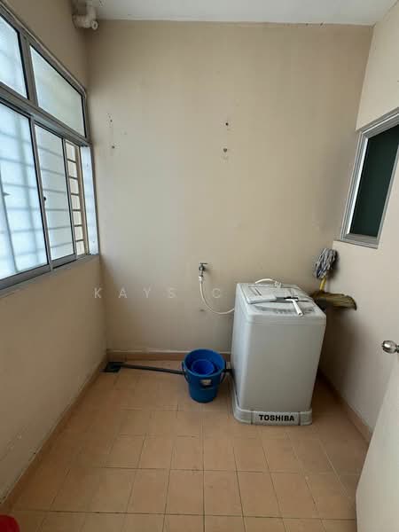 Kondominium untuk Disewa di Aman Heights Condominium - Kays Chin - Balcony - PropertyGuru.com.my