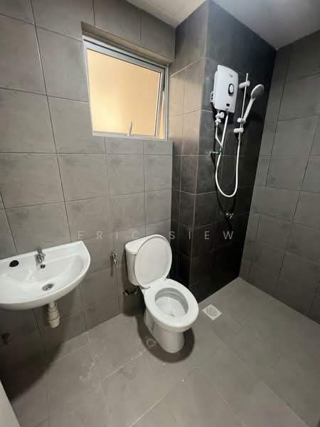 Condominium for Rent at Residensi Sateria - Eric Siew - Bathroom - PropertyGuru.com.my
