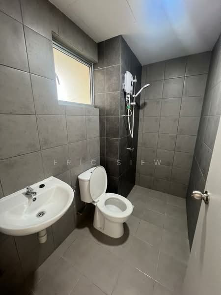 Condominium for Rent at Residensi Sateria - Eric Siew - Bathroom - PropertyGuru.com.my