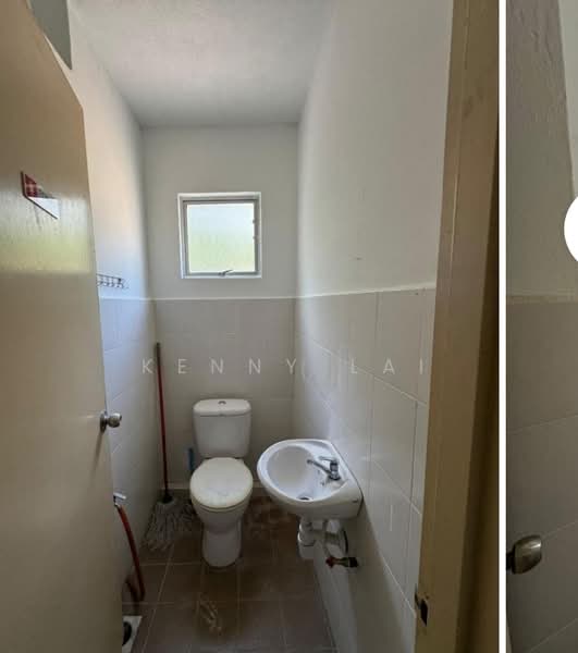 Shop for Rent in Taman Kajang Mewah (Kajang) - Kenny Lai - Bathroom - PropertyGuru.com.my
