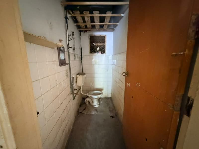 2-storey Terraced House for Sale in Jalan Klang Lama (Old Klang Road) (Kuala Lumpur) - Caven Chng - Bathroom - PropertyGuru.com.my