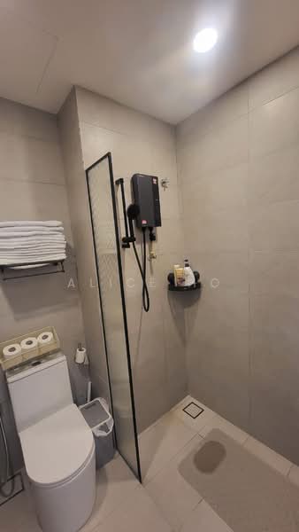 Servis Apartment untuk Disewa di Armani Raja Uda - Alice Ho - Bathroom - PropertyGuru.com.my