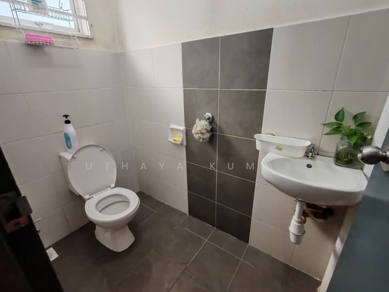 Rumah Teres 2 Tingkat untuk Dijual di Rawang (Selangor) - Uthaya Kumar - Bathroom - PropertyGuru.com.my