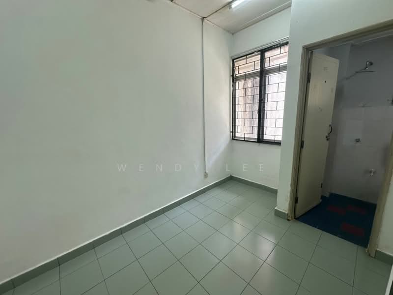 2-storey Terraced House for Sale in Taman Bukit Serdang (Seri Kembangan) - Wendy Lee - Interior - PropertyGuru.com.my