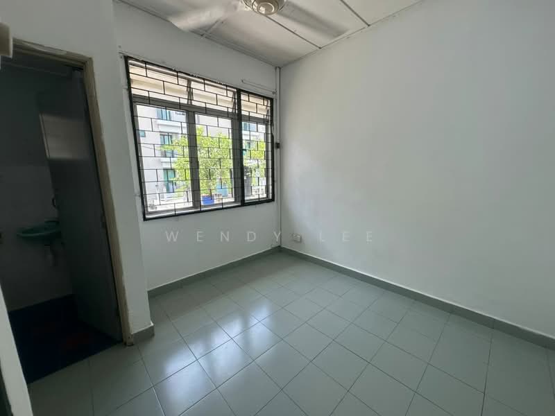 2-storey Terraced House for Sale in Taman Bukit Serdang (Seri Kembangan) - Wendy Lee - Interior - PropertyGuru.com.my
