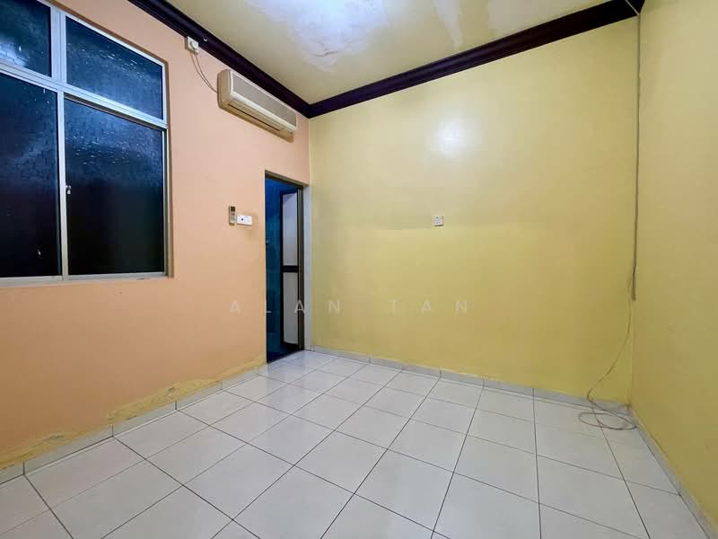 1-storey Terraced House for Sale in Bukit Sekilau (Kuantan) - Alan Tan - Bedroom 3 - PropertyGuru.com.my