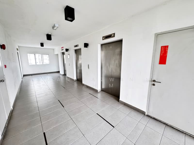 Pangsapuri untuk Dijual di D'Cerrum Apartment - Herman Sazwan Nor Rahim - Corridor - PropertyGuru.com.my