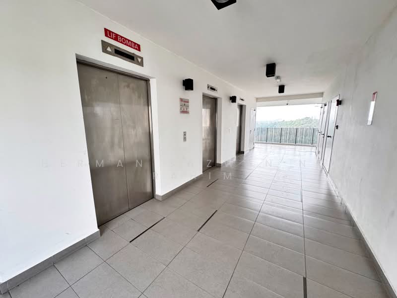 Pangsapuri untuk Dijual di D'Cerrum Apartment - Herman Sazwan Nor Rahim - Corridor - PropertyGuru.com.my