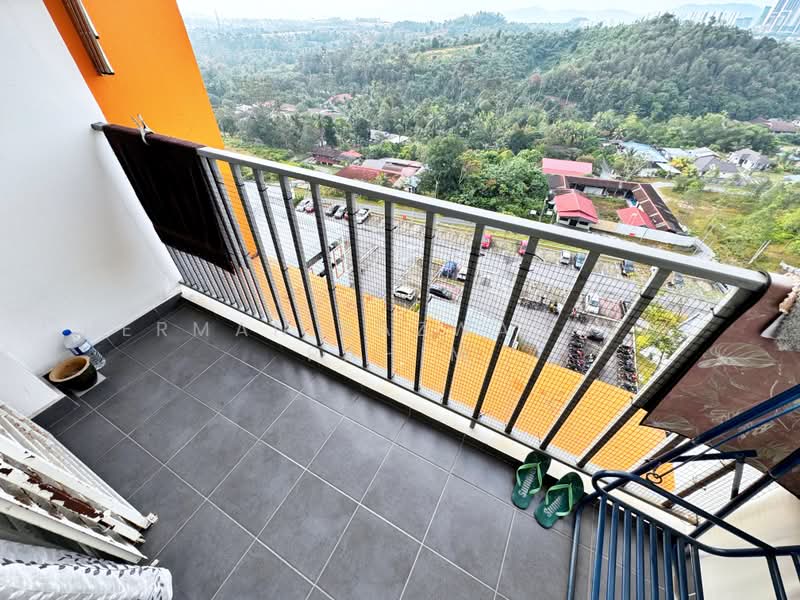 Pangsapuri untuk Dijual di D'Cerrum Apartment - Herman Sazwan Nor Rahim - Balcony - PropertyGuru.com.my