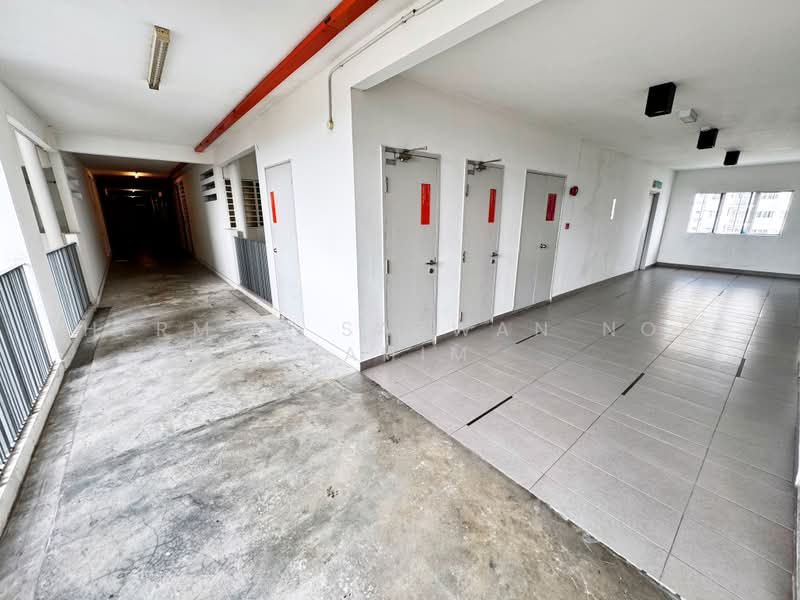 Pangsapuri untuk Dijual di D'Cerrum Apartment - Herman Sazwan Nor Rahim - Corridor - PropertyGuru.com.my