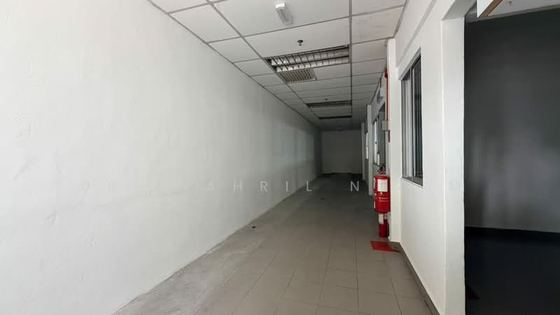 Warehouse for Rent in Shah Alam (Selangor) - Dr Shahril Nizam - Corridor - PropertyGuru.com.my