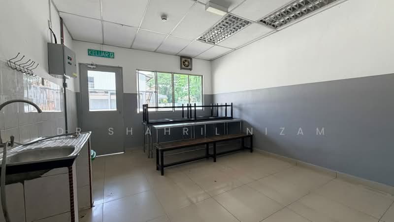 Warehouse for Rent in Shah Alam (Selangor) - Dr Shahril Nizam - Interior - PropertyGuru.com.my