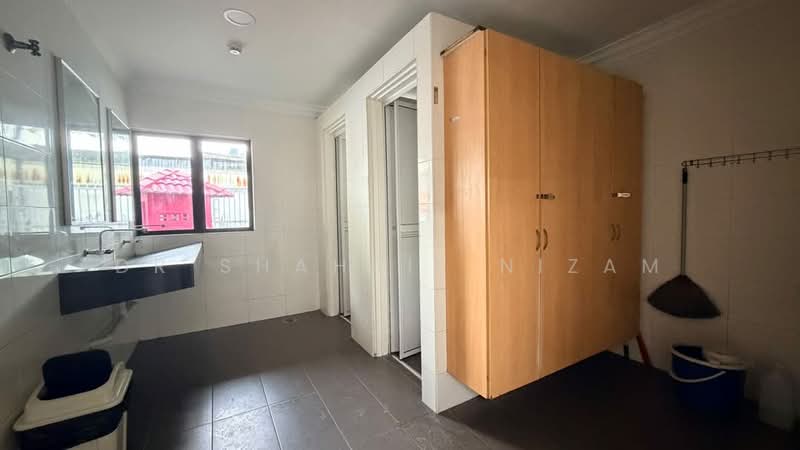Warehouse for Rent in Shah Alam (Selangor) - Dr Shahril Nizam - Bathroom - PropertyGuru.com.my