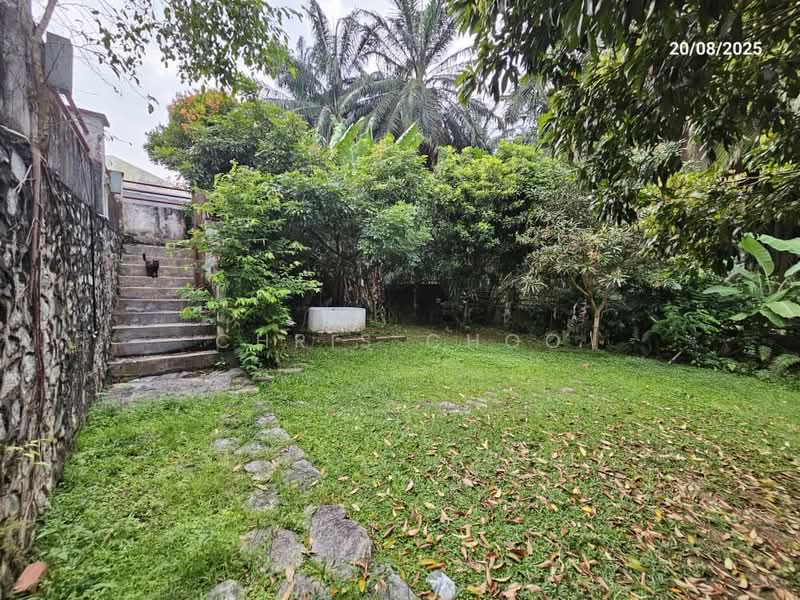 Rumah Berkembar untuk Dijual di Semenyih (Selangor) - Chris Choo - Garden - PropertyGuru.com.my
