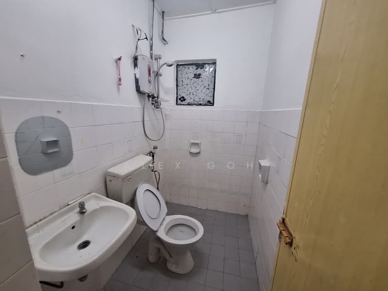 Apartment for Sale at Winner Court B - Alex Goh - Bathroom - PropertyGuru.com.my