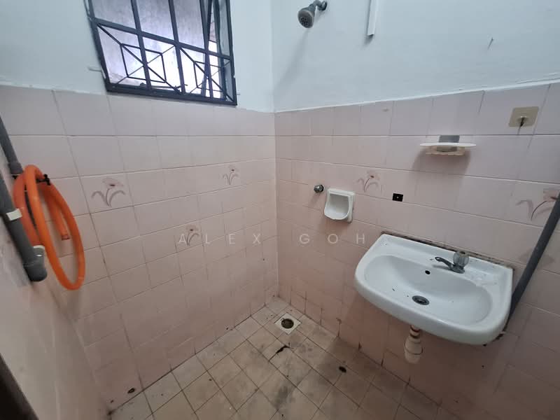 Apartment for Sale at Winner Court B - Alex Goh - Bathroom - PropertyGuru.com.my