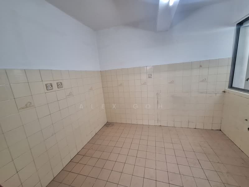 Apartment for Sale at Winner Court B - Alex Goh - Kitchen - PropertyGuru.com.my