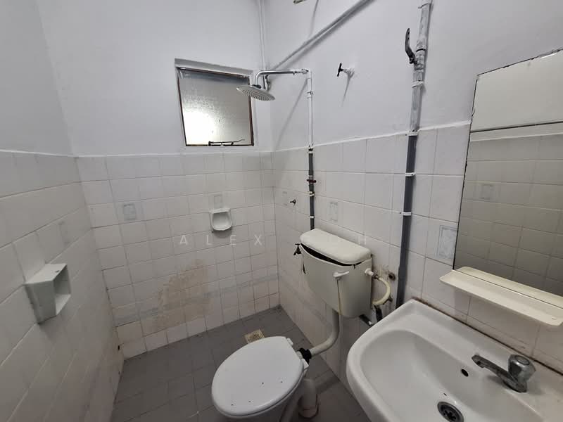 Apartment for Sale at Winner Court B - Alex Goh - Bathroom - PropertyGuru.com.my