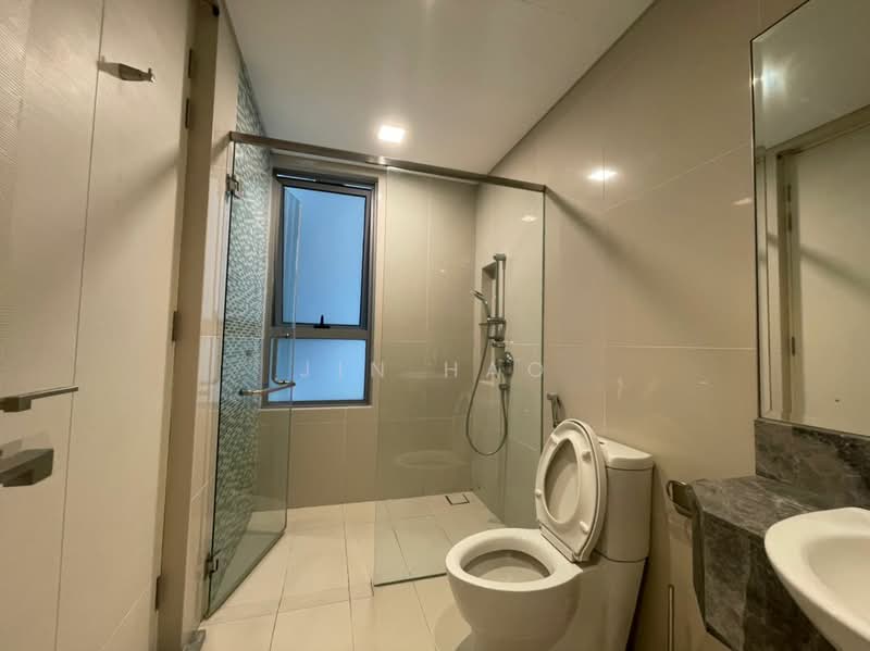 Kondominium untuk Disewa di The Westside Two - Jin Hao - Bathroom - PropertyGuru.com.my