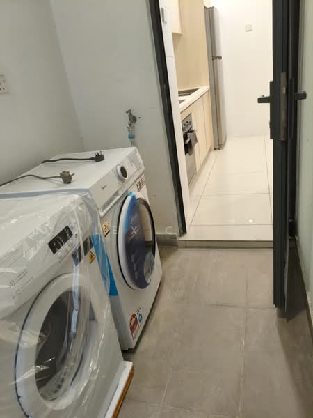Kondominium untuk Disewa di Vivo Residential Suites - Alex Chin - Kitchen - PropertyGuru.com.my