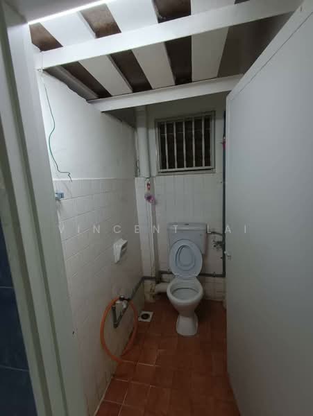 Apartment for Rent at Pinggiran Batu Caves - Vincent Lai - Bathroom - PropertyGuru.com.my