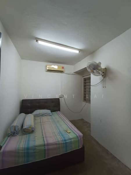 Flat for Rent at Pinggiran Batu Caves - Vincent Lai - Bedroom - PropertyGuru.com.my