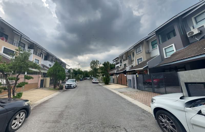 3-storey Terraced House for Sale in Taman Tasik Damai (Sungai Besi) - Tony YY - PropertyGuru.com.my