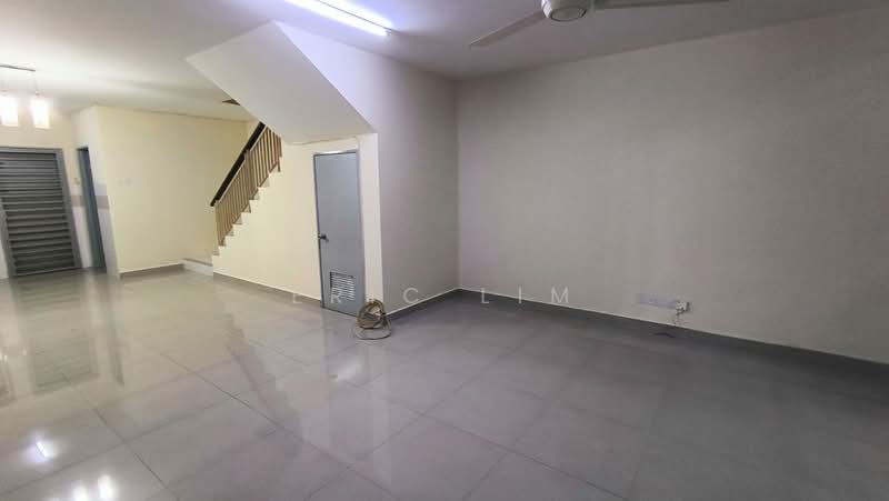Townhouse for Sale in Kampung Sungai Kayu Ara (Petaling Jaya) - Eric Lim - Living Room - PropertyGuru.com.my