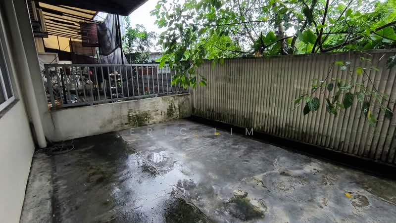 Townhouse for Sale in Kampung Sungai Kayu Ara (Petaling Jaya) - Eric Lim - Balcony - PropertyGuru.com.my