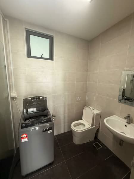 Servis Apartment untuk Disewa di B11 Parkland Residence - Chun Wei - Bathroom - PropertyGuru.com.my