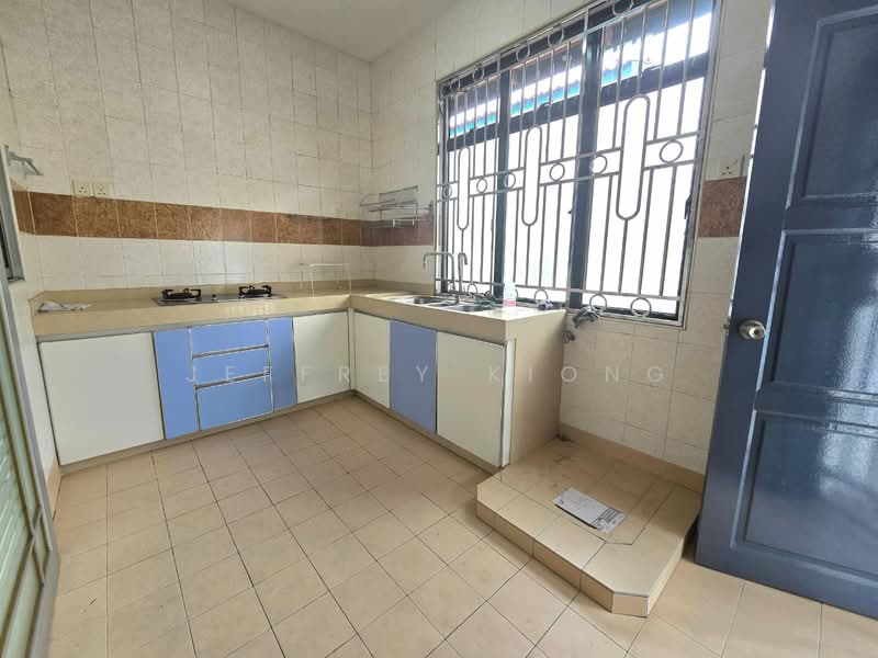 Rumah Teres 2 Tingkat untuk Dijual di Taman Damansara Aliff (Tampoi) - Jeffrey Kiong - Kitchen - PropertyGuru.com.my