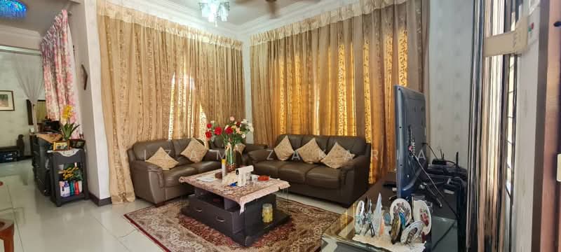 Rumah Berkembar untuk Dijual di Seksyen U9 (Shah Alam) - Nizam Zakaria - Living Room - PropertyGuru.com.my