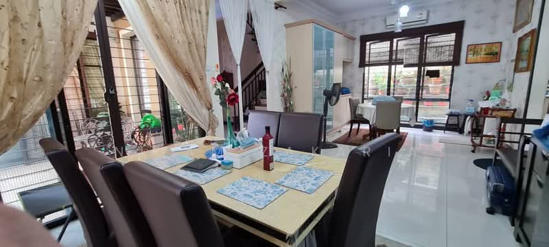 Rumah Berkembar untuk Dijual di Seksyen U9 (Shah Alam) - Nizam Zakaria - Dining Room - PropertyGuru.com.my