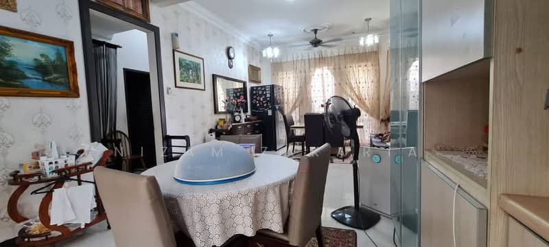 Rumah Berkembar untuk Dijual di Seksyen U9 (Shah Alam) - Nizam Zakaria - Dining Room - PropertyGuru.com.my