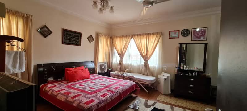 Rumah Berkembar untuk Dijual di Seksyen U9 (Shah Alam) - Nizam Zakaria - Bedroom - PropertyGuru.com.my