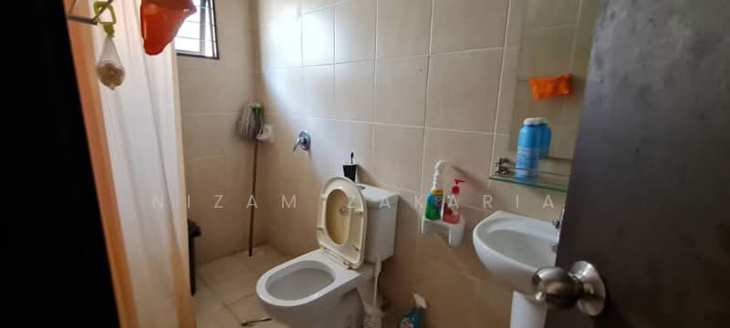 Rumah Berkembar untuk Dijual di Seksyen U9 (Shah Alam) - Nizam Zakaria - Bathroom - PropertyGuru.com.my