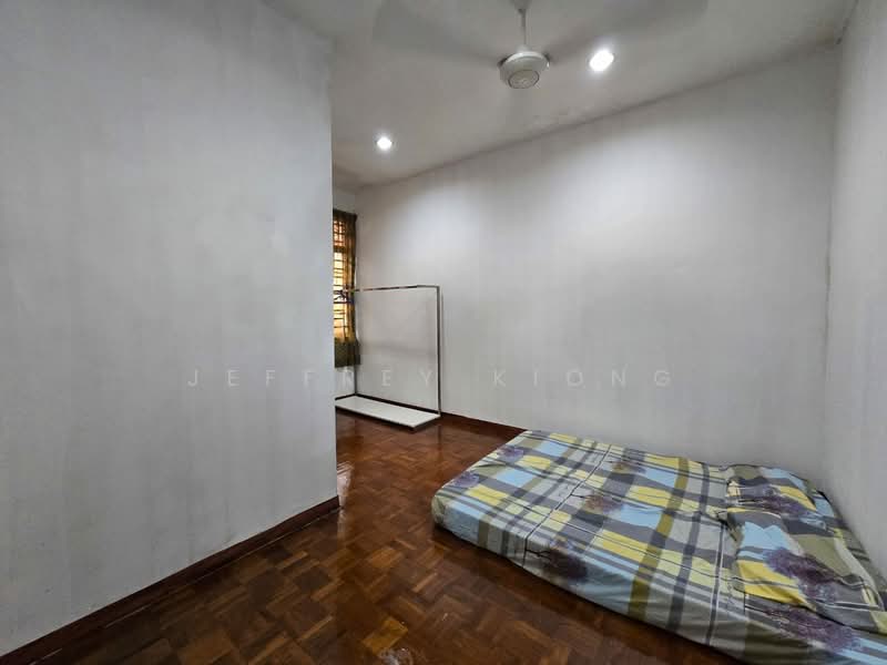 Rumah Teres 2 Tingkat untuk Disewa di Taman Damansara Aliff (Tampoi) - Jeffrey Kiong - Bedroom - PropertyGuru.com.my