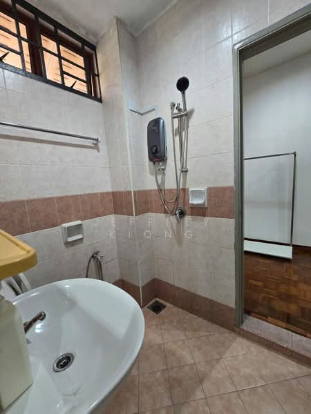Rumah Teres 2 Tingkat untuk Disewa di Taman Damansara Aliff (Tampoi) - Jeffrey Kiong - Bathroom - PropertyGuru.com.my