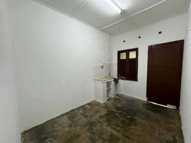 Rumah Teres 1 Tingkat untuk Disewa di Seksyen 8 (Petaling Jaya) - Key Ling - Kitchen - PropertyGuru.com.my