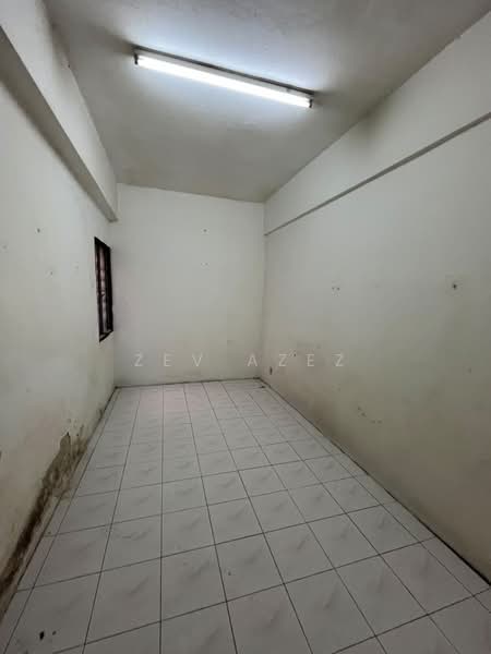 Flat for Rent at Pusat Hentian Kajang - Zev Azez - PropertyGuru.com.my