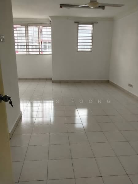 Rumah Teres untuk Disewa di Laman Rimbunan (Kepong) - Louis Foong - Living Room - PropertyGuru.com.my