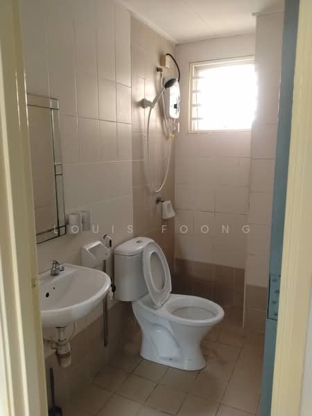 Rumah Teres untuk Disewa di Laman Rimbunan (Kepong) - Louis Foong - Bathroom - PropertyGuru.com.my